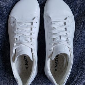 Vivobarefoot Geocourt white leather runners